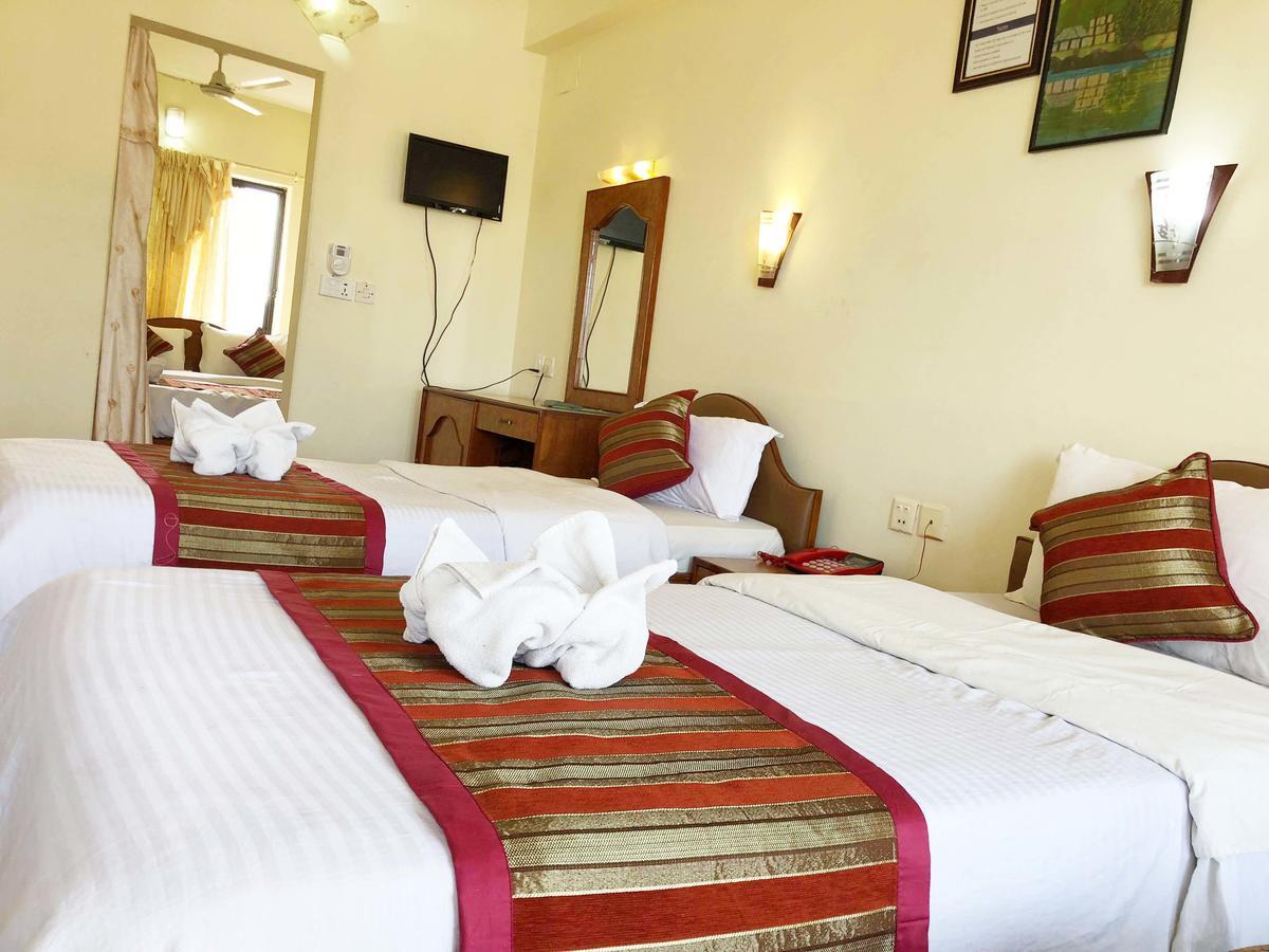 Hotel Grand Holiday Pokhara Exterior foto