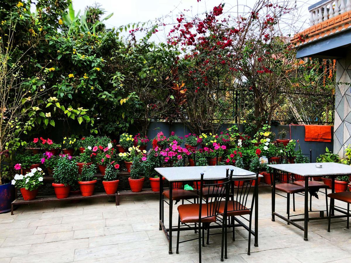 Hotel Grand Holiday Pokhara Exterior foto