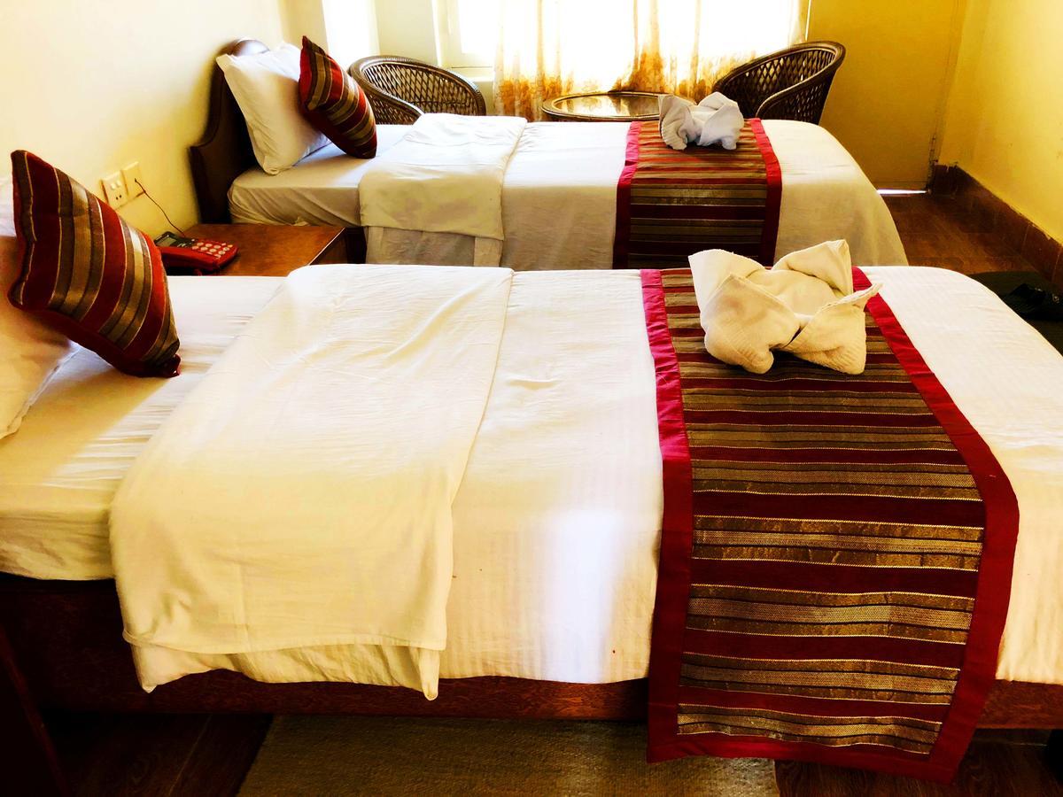 Hotel Grand Holiday Pokhara Exterior foto