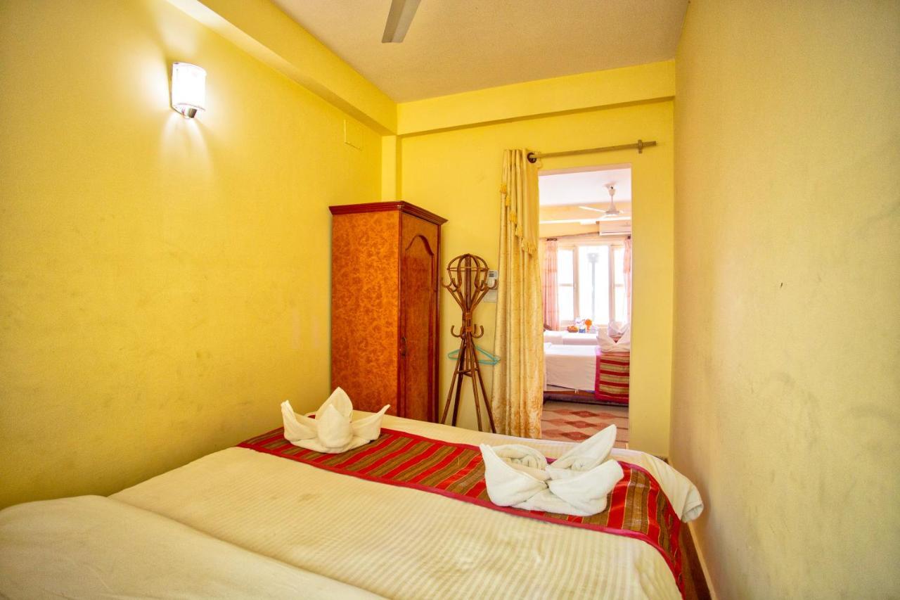 Hotel Grand Holiday Pokhara Exterior foto